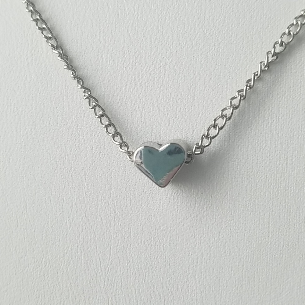 🌷3 for $15 🌷 Silver heart necklace - Picture 3 of 4